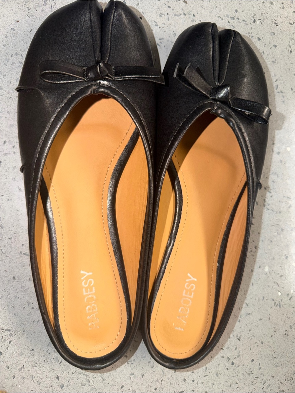 Black Split-Toe Tabi Ballet Flats Mule with Bow Trim